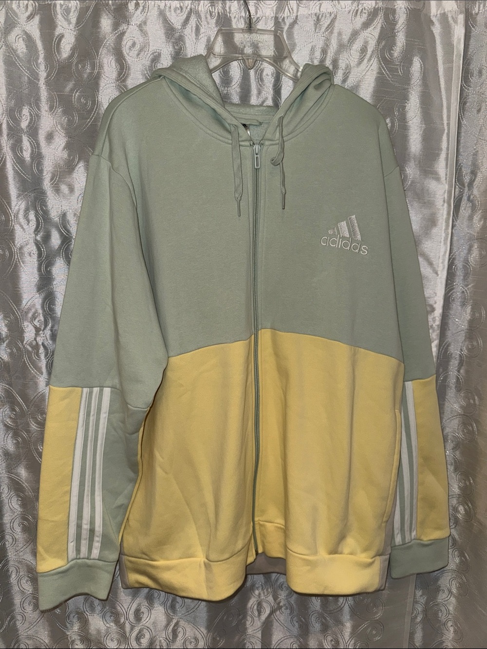 adidas Men’s Two-Tone Sage Green and Pale Yellow Zip-Up Hoodie Size XL 🔥 HR